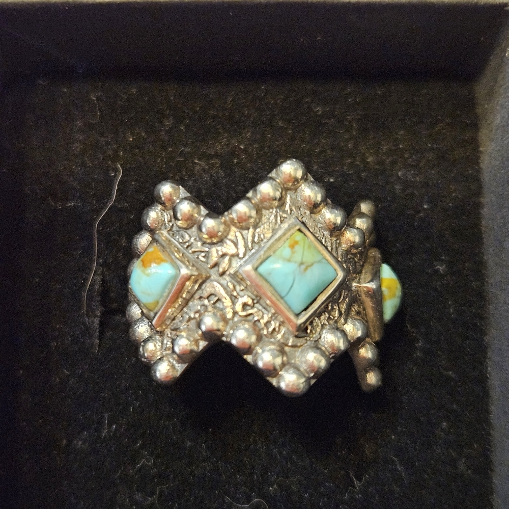 Ring - Picture 4 of 5